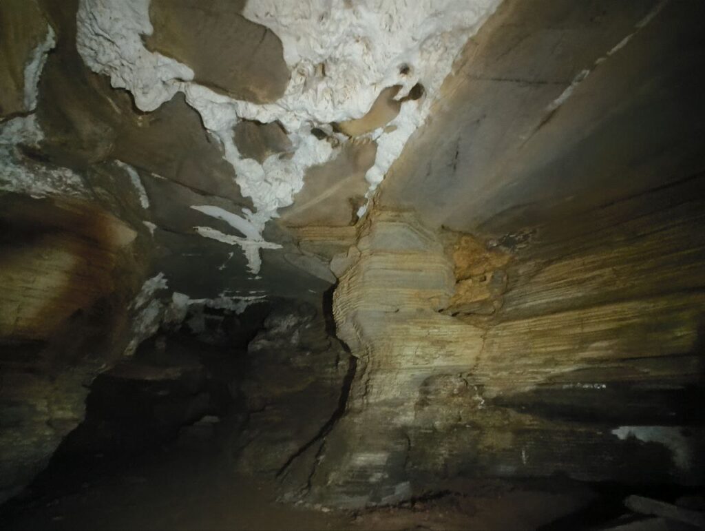 mandar konta cave,मंदार कोंटा गुफा,bastar trekking 